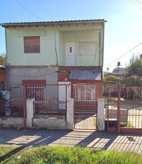 Casa En Venta - 4 Dormitorios 2 Baños - Cochera - 450mts2 - Laferrere, La Matanza