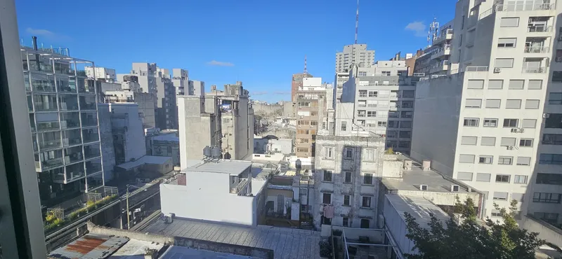 Dueño Alquila Excelente Apartamento Al Frente Calle Roxlo Casi 18 De Julio · Photo 1