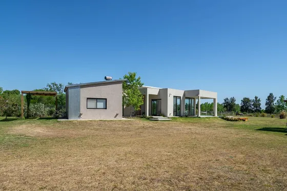 Casa En Venta En Chacras Del Ocho, Al Lado De Pilará