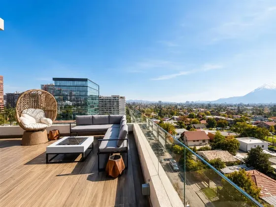 Se Vende Penthouse Vitacura 276 M2 , 2 Estacionamientos.