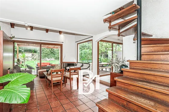 Casa En Venta De 4 Dorm. En Las Condes