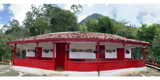 Vendo Finca De 2 Cuadras Sector Suburbano Cerca Al Parque De Titiribí