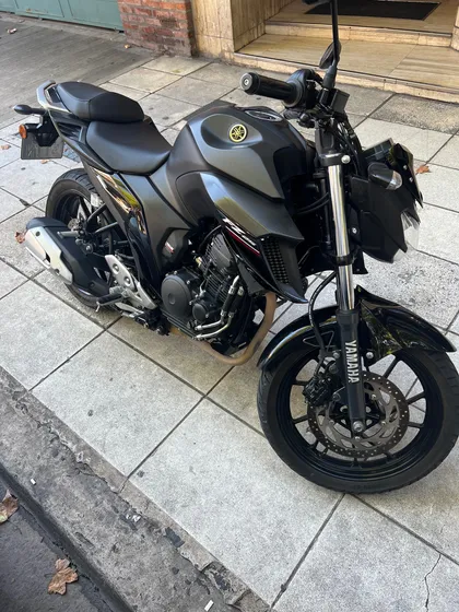 Yamaha Fz25 Impecable! Único Dueño. Papeles Al Día.