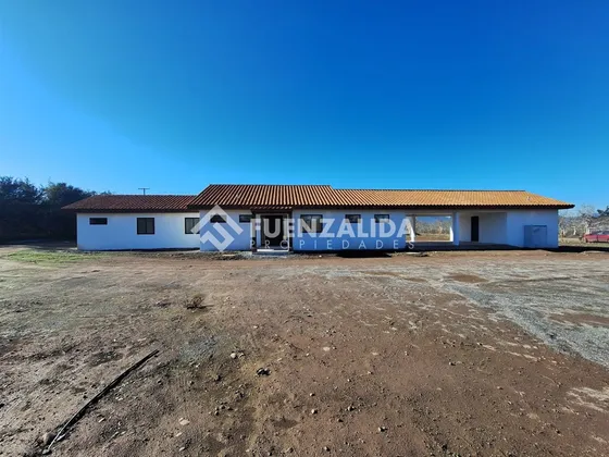 Casa En Venta De 4 Dorm. En Talagante