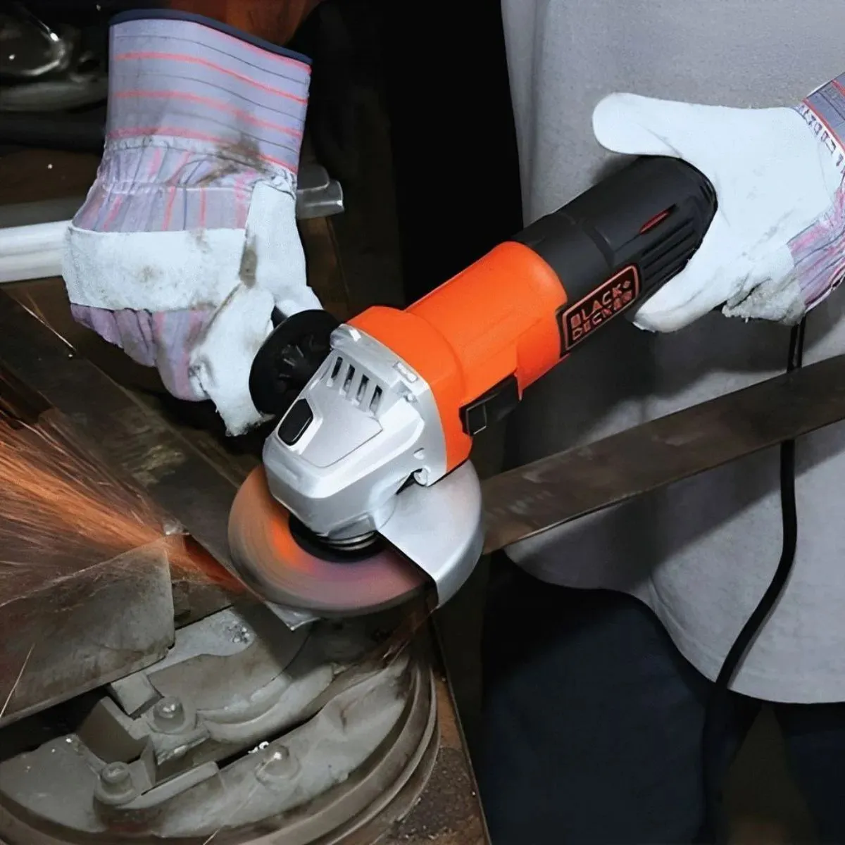 Esmerilhadeira Angular 115mm BLACK+DECKER 12000Rpm G650 650W