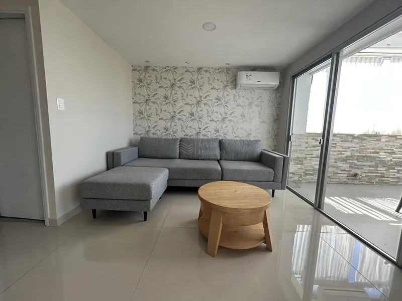 Hermoso Penthouse En Alquiler  A 1 Cuadra De Punta Carretas Shopping, Garaje
