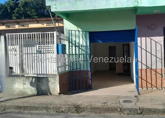 Local Comercial En Alquiler En Cabudare La Piedad Norte Posee 25m2 Con Tanque Subterraneo Y Mas... Cod 25 21163 Comunicate Soy Gabi Irastorza                                                           
