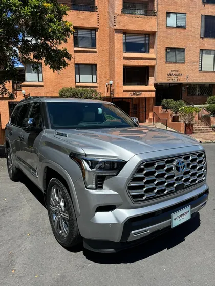 Toyota Sequoia 3.5 V6 Capstone