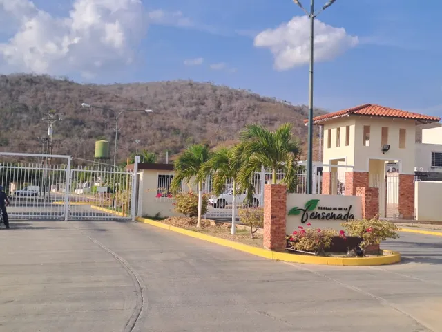 Mayra Lara Rah Vende Acogedora Casa En Terrazas De La Ensenada, 2 Habitaciones, 2 Baños, 1 P/e, Hermosa Cocina Empotrada, Pozo Propio, Vigilancia Privada, A 5 Min. Del Este De Barquisimeto