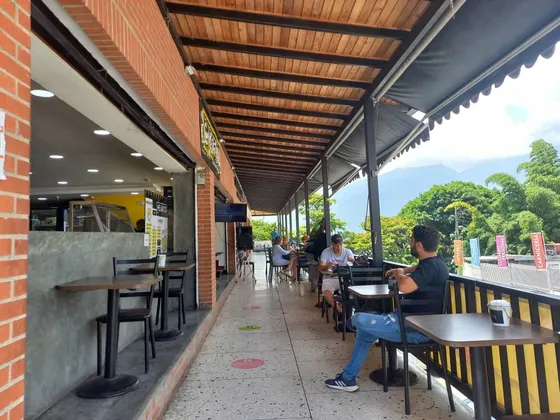 Venta Fondo De Comercio De Panadería. Colinas De Bello Monte. Pc.