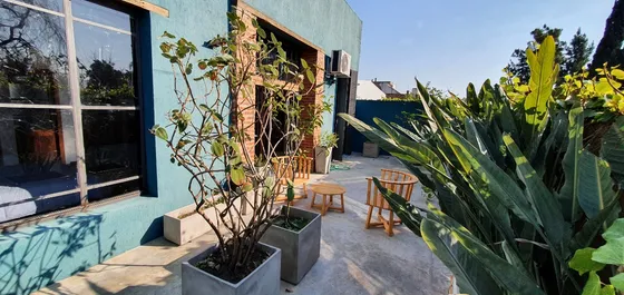 Vivienda Moderna, Deposito De 100m2 Y 150m2 De Oficinas A Nuevo. 