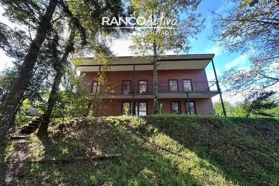 Casa En Venta De 5 Dorm. En Valdivia
