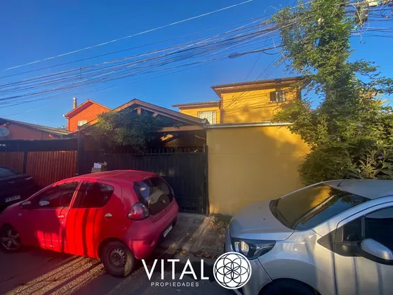Casa En Venta De 5 Dormitorios Y 2 Baños Puente Alto