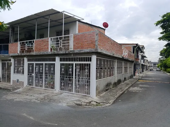 Casa En Venta Poblado Campestre Valle De La Rosela Via Cali-candelaria 5km, Area De Lote 118mt2, Area Construida 190 Mt2, Cimentacion Para 4 Pisos, 