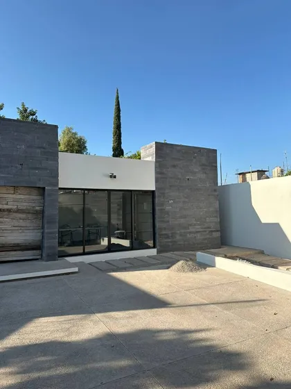 Casa Moderna En Venta En Jacarandas, Cuernavaca De 322 M²