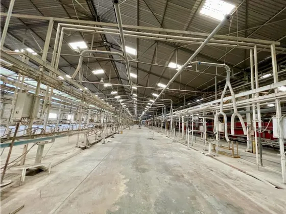 La Mejor Planta Industrial Frente A La Autopista En Valencia Tcl G 