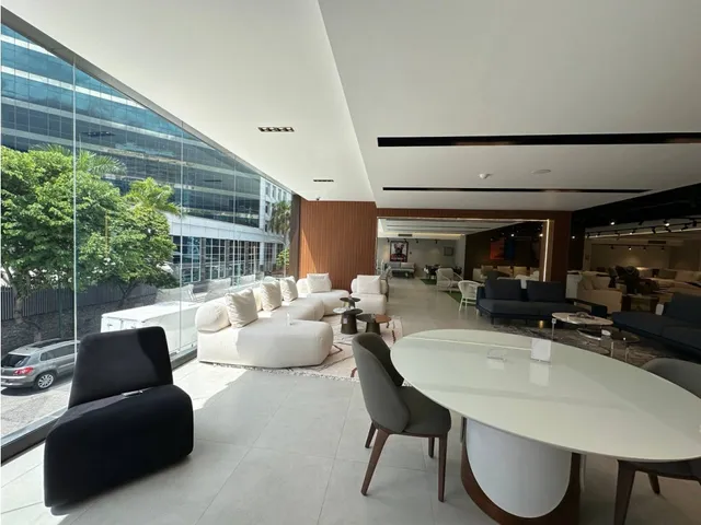 Venta. Local Comercial Dúplex. 800m2. 2b/10p. Urb. La Castellana