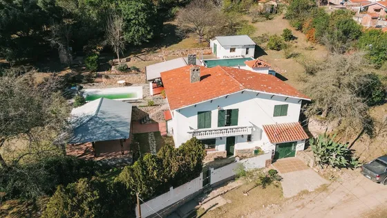 En Venta En Rio Ceballos - 5 Dormitorios - 5000m2 De Terreno - Se Recibe Depto Como Parte De Pago
