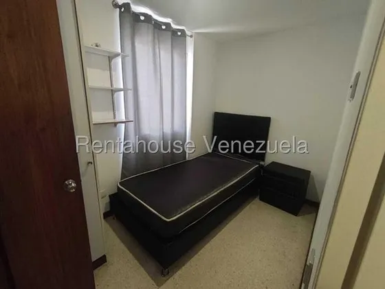 Apartamento En Alquiler En La Trinidad 25-21215 K.f