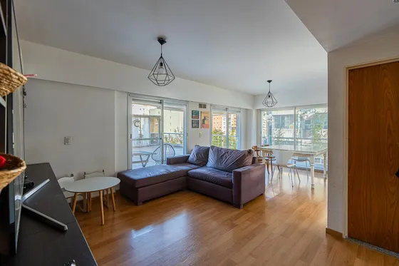 Piso Exclusivo De 2 Dormitorios Con Patio Enorme De Uso Exclusivo, Parrillero Y Quincho