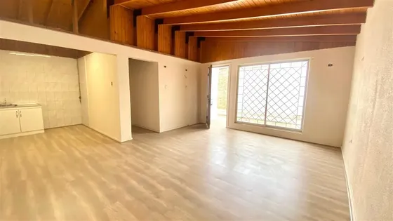 Casa Muy Céntrica En Venta De 2 Dorm. En Melipilla
