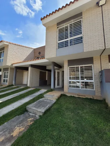 Townhouse Obra Blanca Conjunto Residencial Cumbres De La Esmeralda San Diego Estado Carabobo