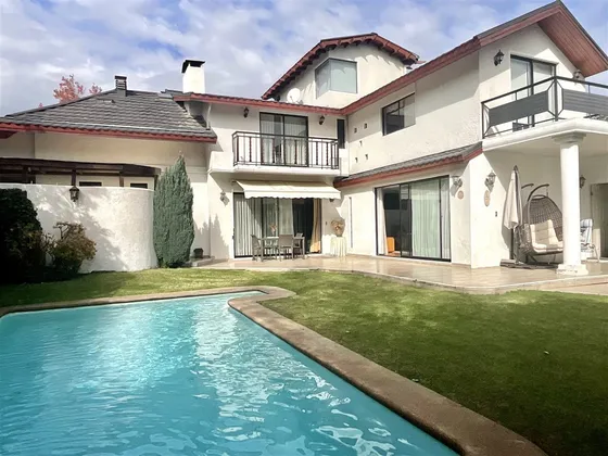 Casa En Venta De 5 Dorm. San Carlos De Apoquindo, Las Condes