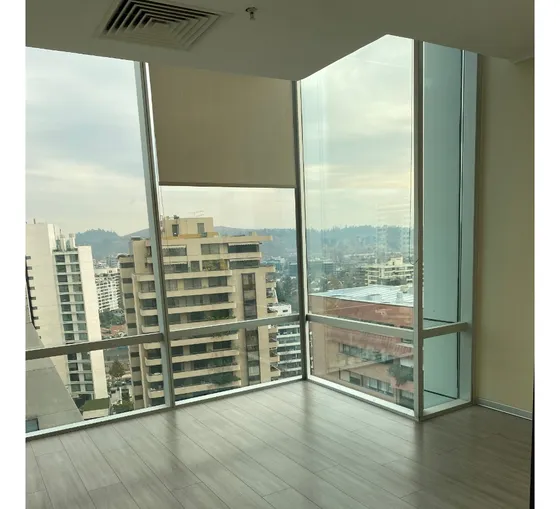 Excelente Oficina Ubicada En Vitacura