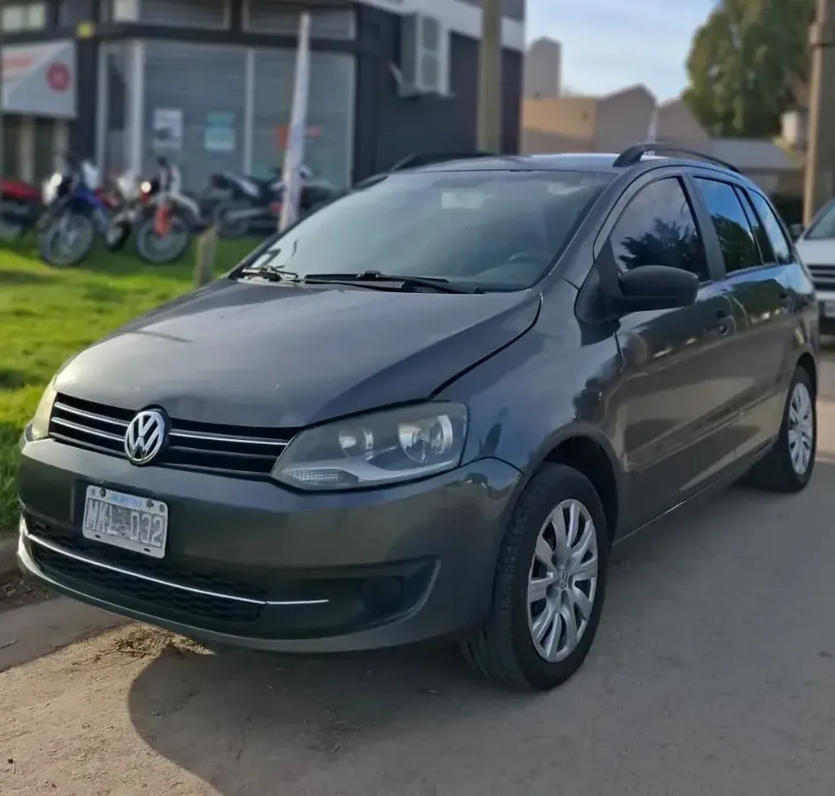 Volkswagen Suran 1.6 Comfortline 101cv