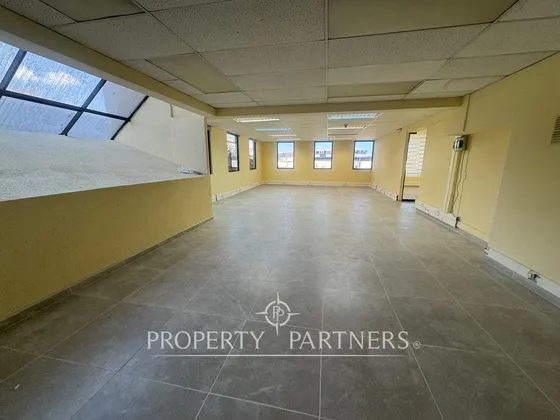Planta Libre De Oficinas En Arriendo Cercano A Par...