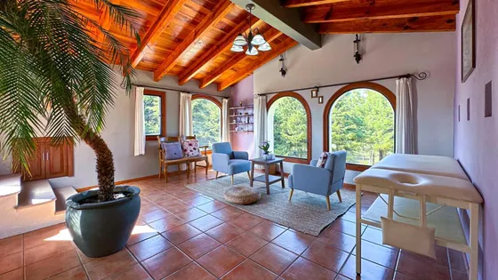 Residencia En Venta En Valle De Zamarrero, Con Un Estilo Campiña Española