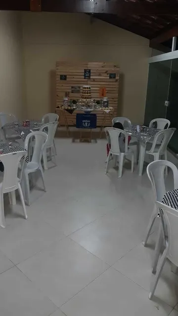 Locacao De Mesas E Cadeiras Plastico Ferro E Madeira