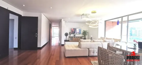 Apartamento En Arriendo/venta En El Poblado. Cod V5880