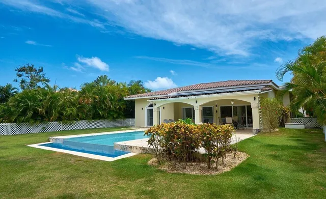 3-bedroom Villa For Sale In Cocotal Golf And Country Club, Punta Cana
