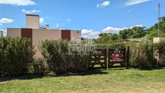 Impecable Casa 1 Dorm + Monoambiente