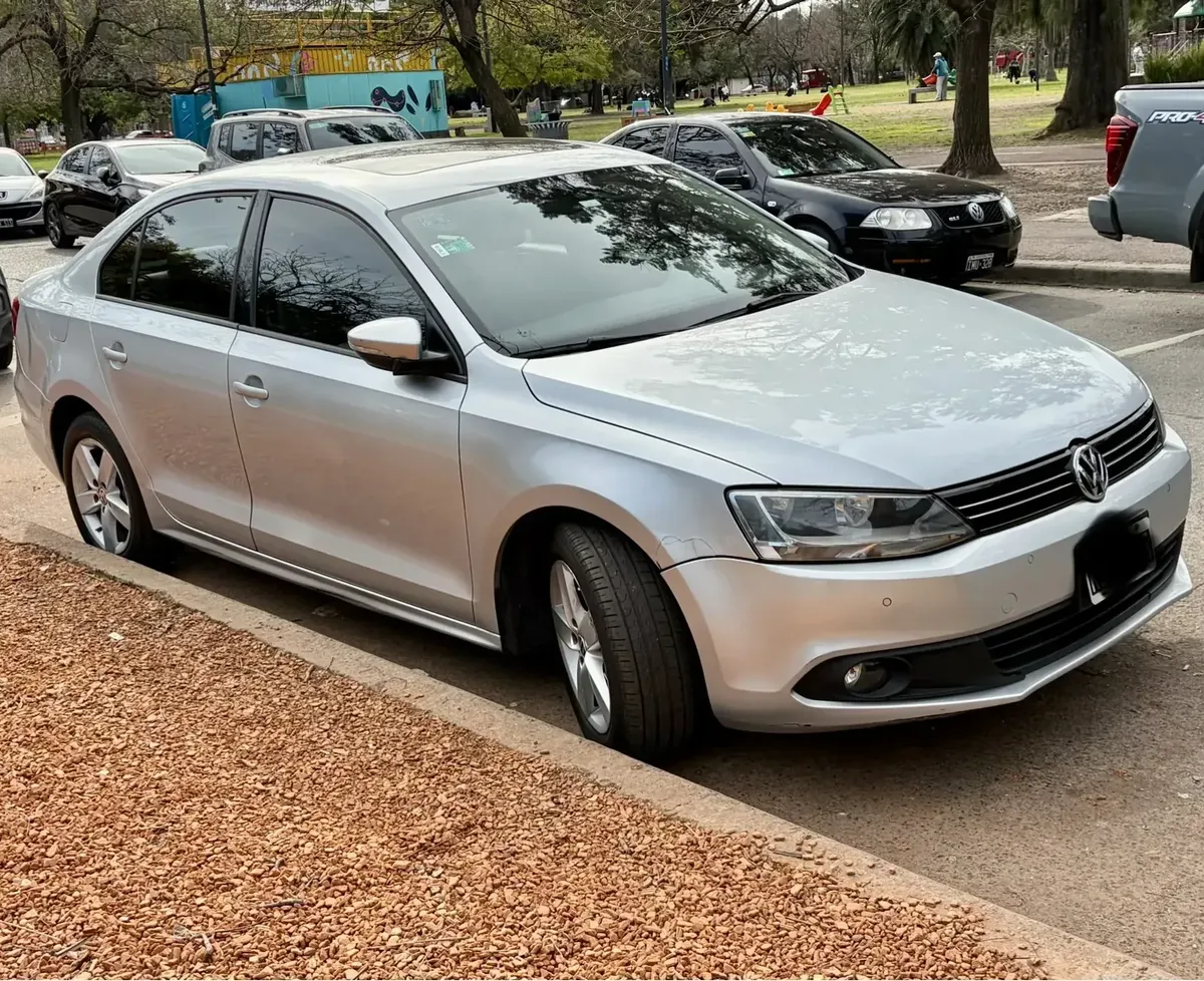 Volkswagen Vento 2.5 Luxury 170cv