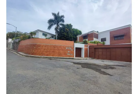 Vendo Casa 1356m2 Prados Del Este 5510