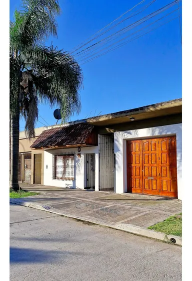 Casa 4 Ambientes + Depto