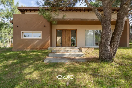Venta Casa En Barrio Ecuestre Costa Esmeralda