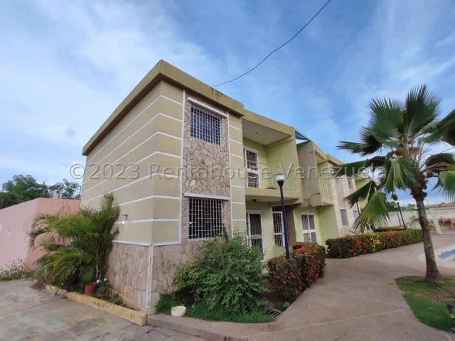 Jip 25-13631. Rent-a-house Vende Apartamento Totalmente Remodelado Y Moderno De 115 Mts2, 3 Hab, 3 Baños, Cocina Concepto Abierto Con Tope De Granito. Piscina Y Mucho Mas.  Chichiriviche