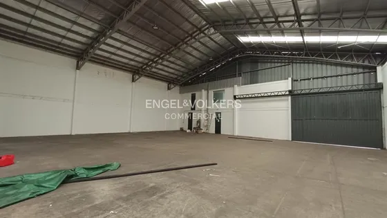 Bodega Con Oficinas En Arriendo Macul