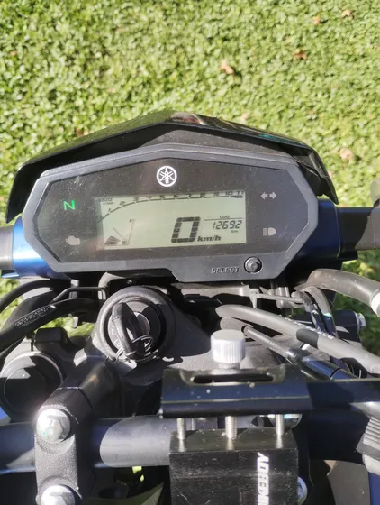 Motos