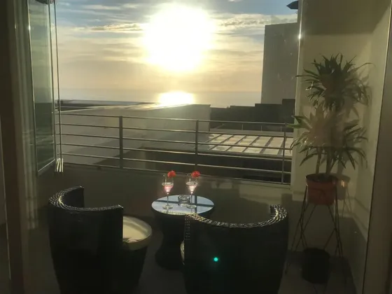 Impecable Estudio Amoblado Con Vista Al Mar