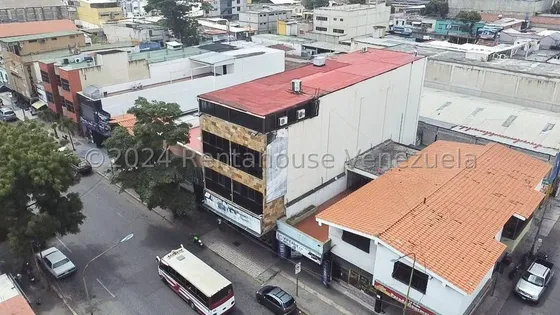 Sorangel Vargas Vende Amplio Y Espectacular Edificio, Excelente Ubicacion Al Centro De Barquisimeto Mls #25-14314