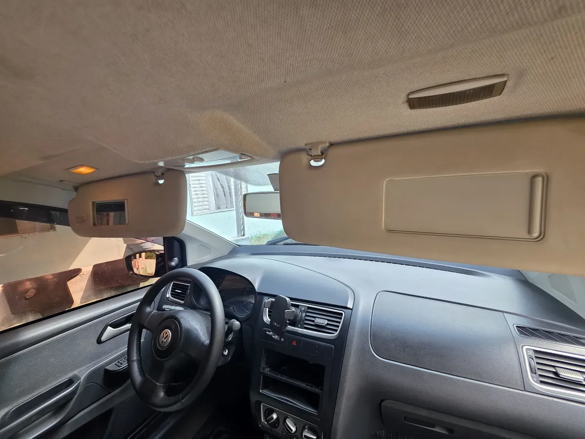 Volkswagen Fox 2011 1.0 Vht Total Flex 3p — foto 9