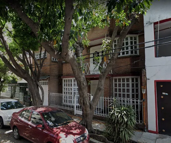 Casa En  Remate Con Excelente Ubicación Arf
