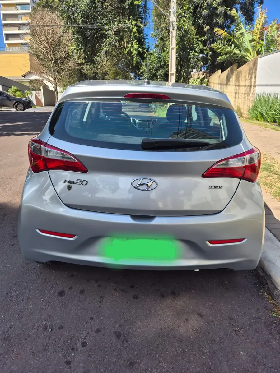Hyundai Hb20 2014 1.0 Comfort Style Flex 5p — foto 2