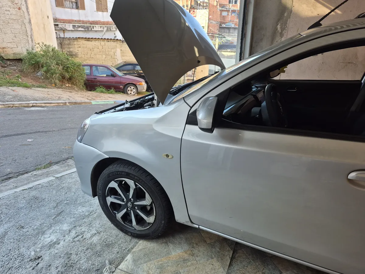Toyota Etios Sedán 2018 1.5 16v X 4p — foto 3