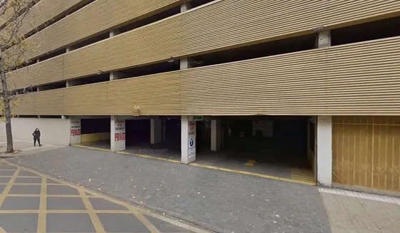 Estacionamiento A Pasos Metro Santa Lucia, Gran Ubicacion!