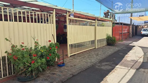 Casa En Venta De 3 Dorm. En Talagante